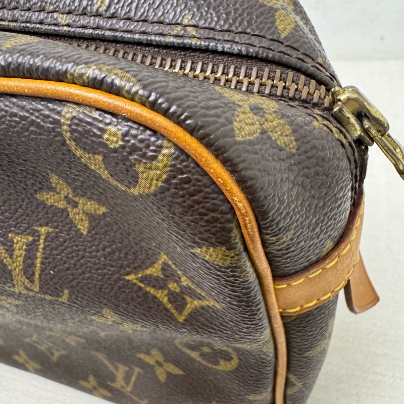 LV Monogram 老花手拿包-21