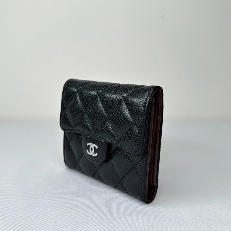 CHANEL 荔枝牛銀扣三折短夾-2