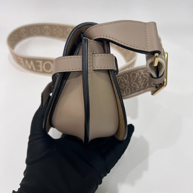 LOEWE 灰寬背帶GATE MINI-2