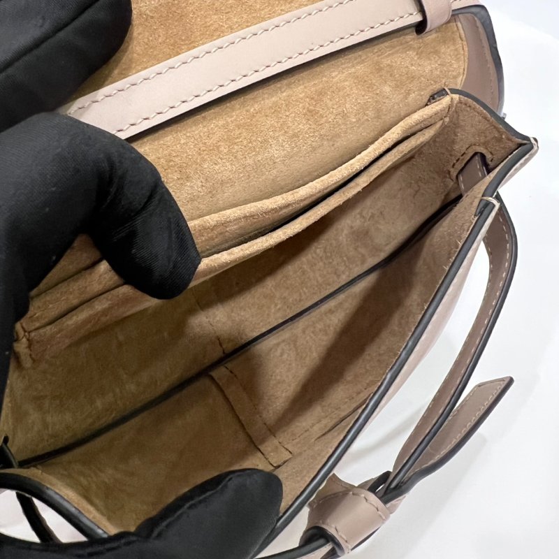 LOEWE 灰寬背帶GATE MINI-6