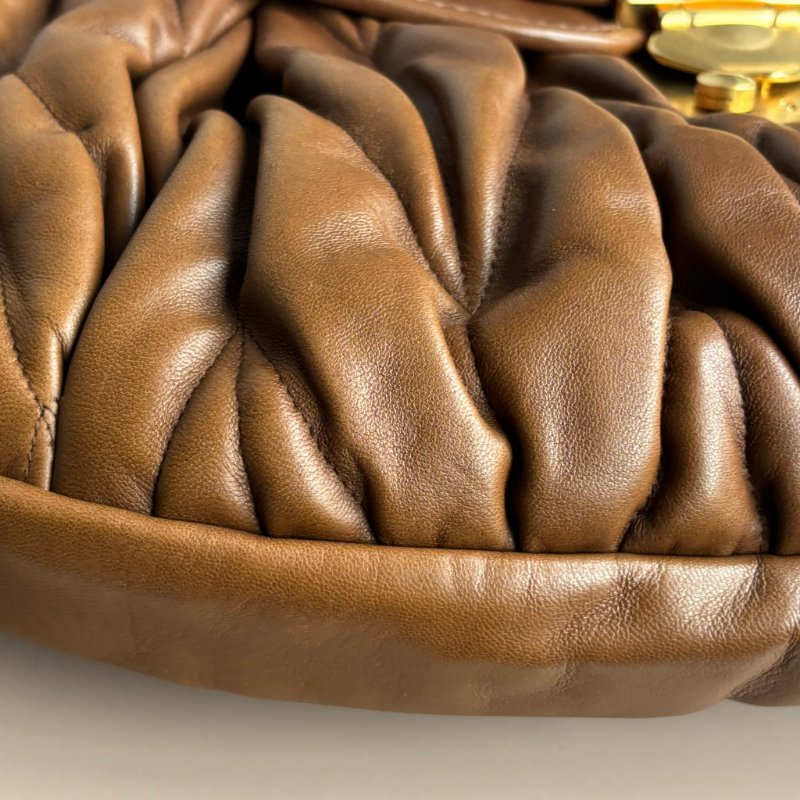 ::Miu Miu:: Coffer Hobo 棕色皮革可芙大肩背包 手提包 斜背包 Brown Matelassé Leather-14