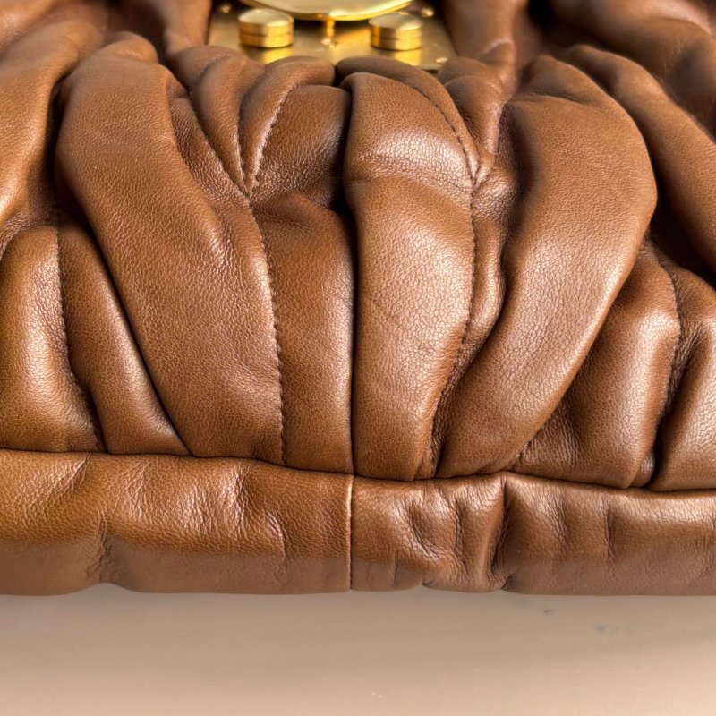 ::Miu Miu:: Coffer Hobo 棕色皮革可芙大肩背包 手提包 斜背包 Brown Matelassé Leather-15