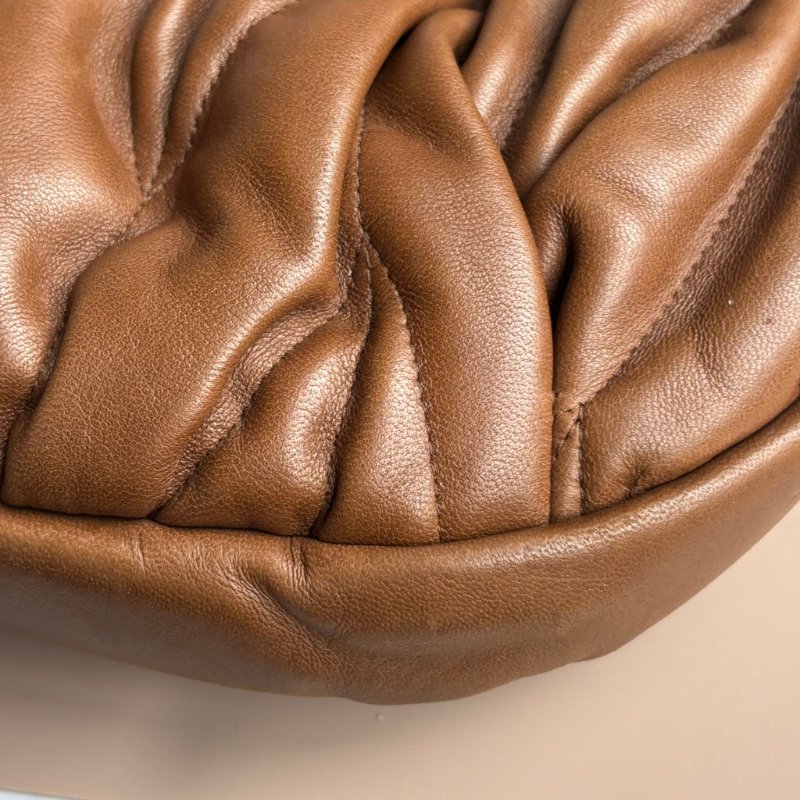 ::Miu Miu:: Coffer Hobo 棕色皮革可芙大肩背包 手提包 斜背包 Brown Matelassé Leather-17