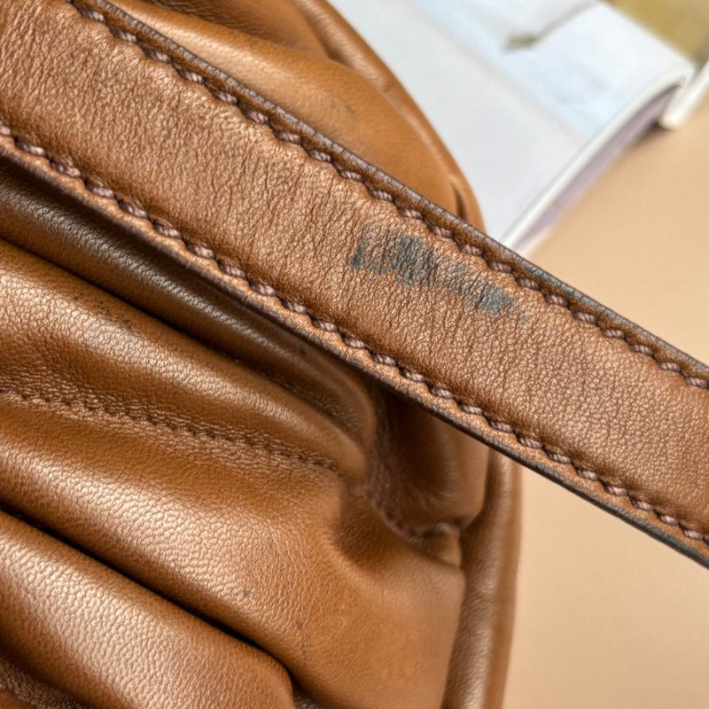 ::Miu Miu:: Coffer Hobo 棕色皮革可芙大肩背包 手提包 斜背包 Brown Matelassé Leather-22
