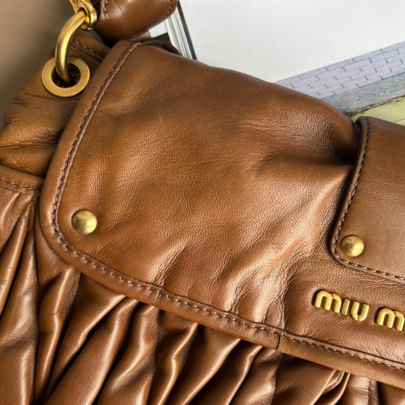 ::Miu Miu:: Coffer Hobo 棕色皮革可芙大肩背包 手提包 斜背包 Brown Matelassé Leather-23