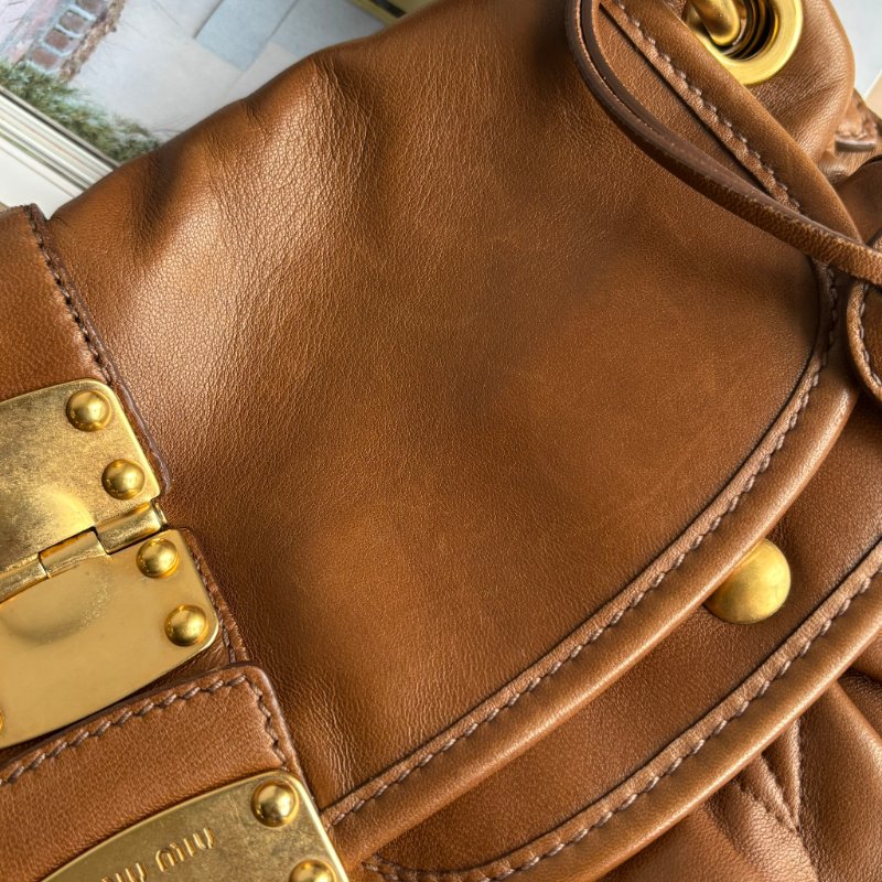 ::Miu Miu:: Coffer Hobo 棕色皮革可芙大肩背包 手提包 斜背包 Brown Matelassé Leather-37
