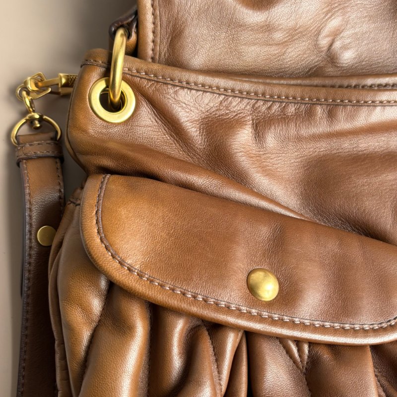 ::Miu Miu:: Coffer Hobo 棕色皮革可芙大肩背包 手提包 斜背包 Brown Matelassé Leather-45