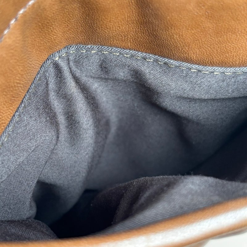 ::Miu Miu:: Coffer Hobo 棕色皮革可芙大肩背包 手提包 斜背包 Brown Matelassé Leather-58