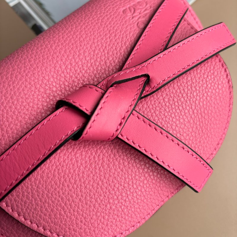 ::LOEWE:: 桃粉色 mini gate 斜背包-7