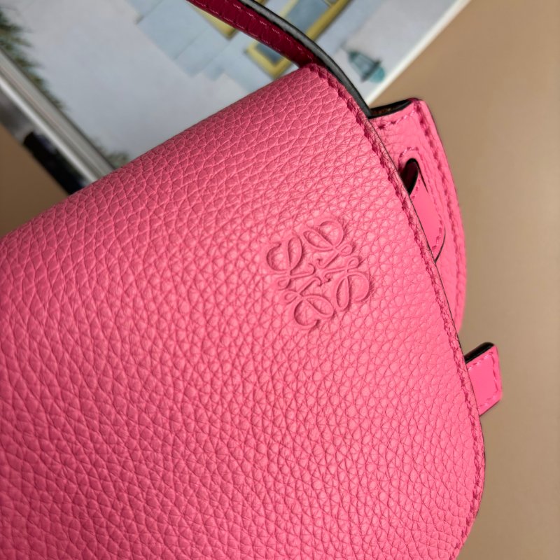 ::LOEWE:: 桃粉色 mini gate 斜背包-9