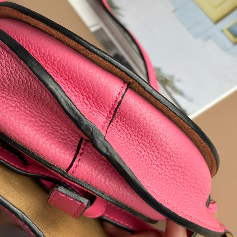 ::LOEWE:: 桃粉色 mini gate 斜背包-14