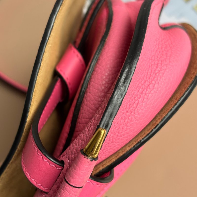 ::LOEWE:: 桃粉色 mini gate 斜背包-15