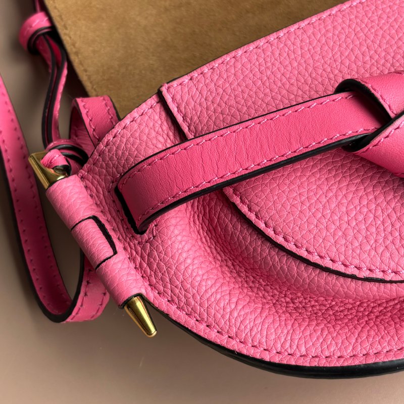 ::LOEWE:: 桃粉色 mini gate 斜背包-18