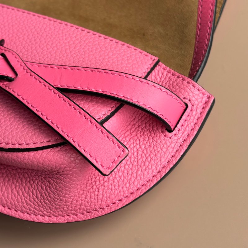 ::LOEWE:: 桃粉色 mini gate 斜背包-20