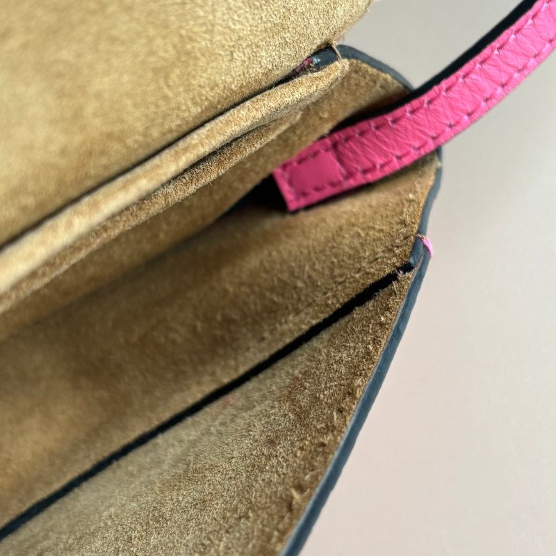 ::LOEWE:: 桃粉色 mini gate 斜背包-26