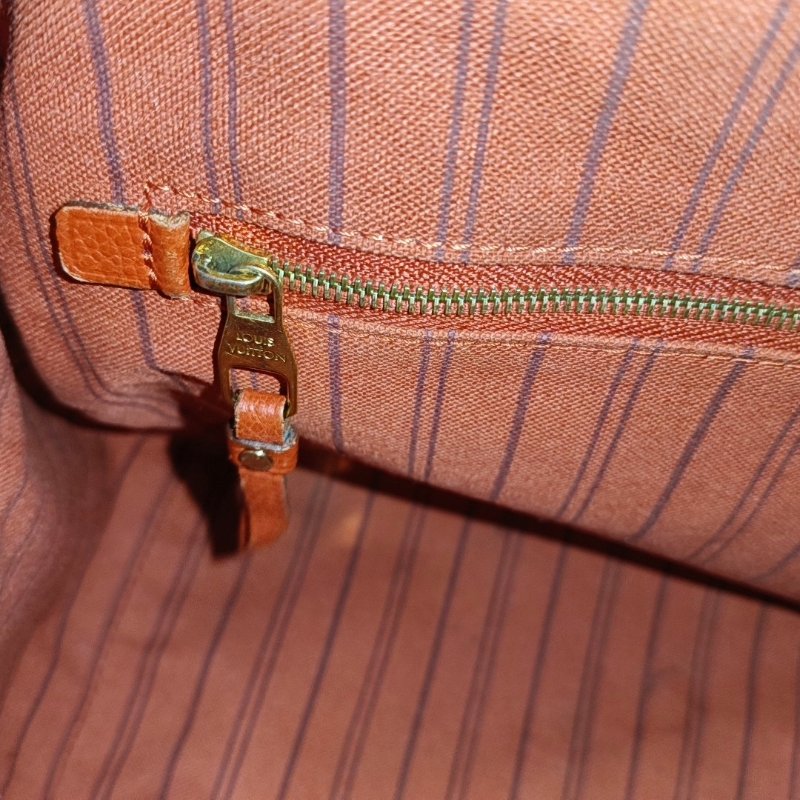 LOUIS VUITTON SPEEDY 25 黑色牛皮老花壓紋波士頓包手提包 金色五金-10