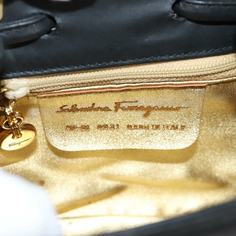 【日本直送】Salvatore Ferragamo Gancini 單肩包 藤條 黑金 正品 141501V-10
