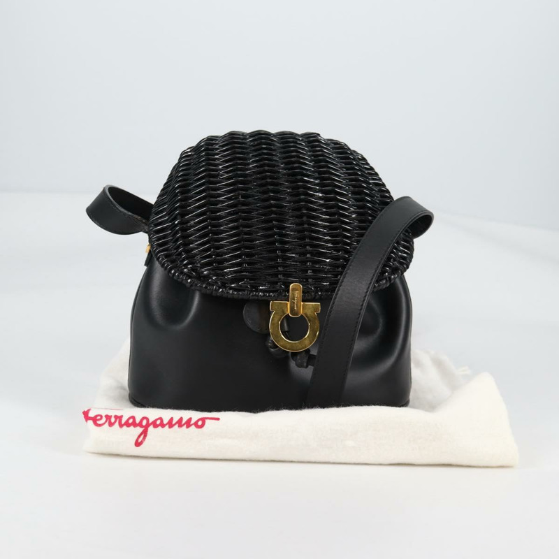 【日本直送】Salvatore Ferragamo Gancini 單肩包 藤條 黑金 正品 141501V-11