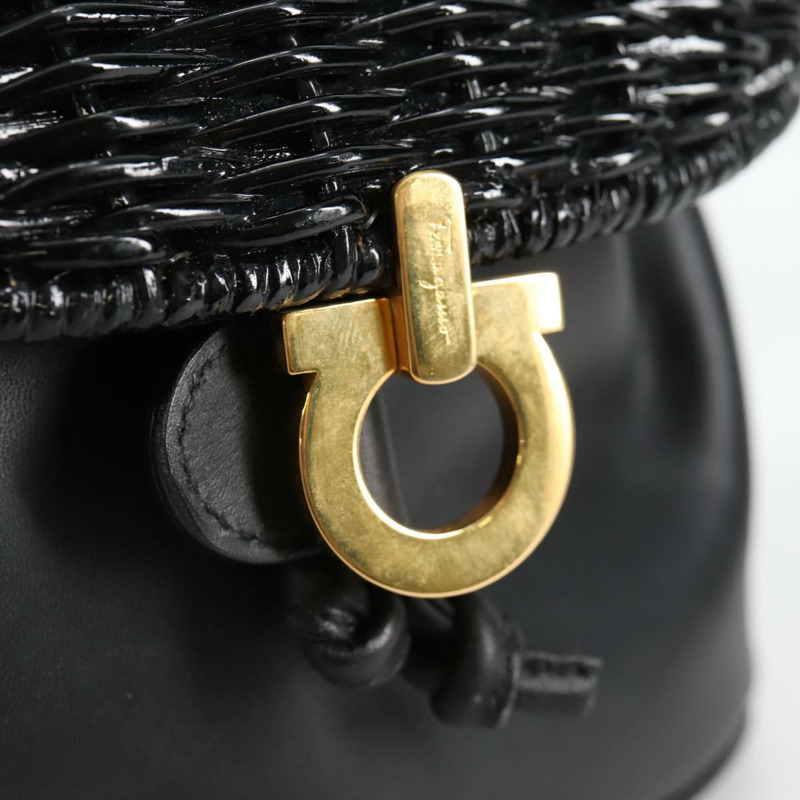 【日本直送】Salvatore Ferragamo Gancini 單肩包 藤條 黑金 正品 141501V-18