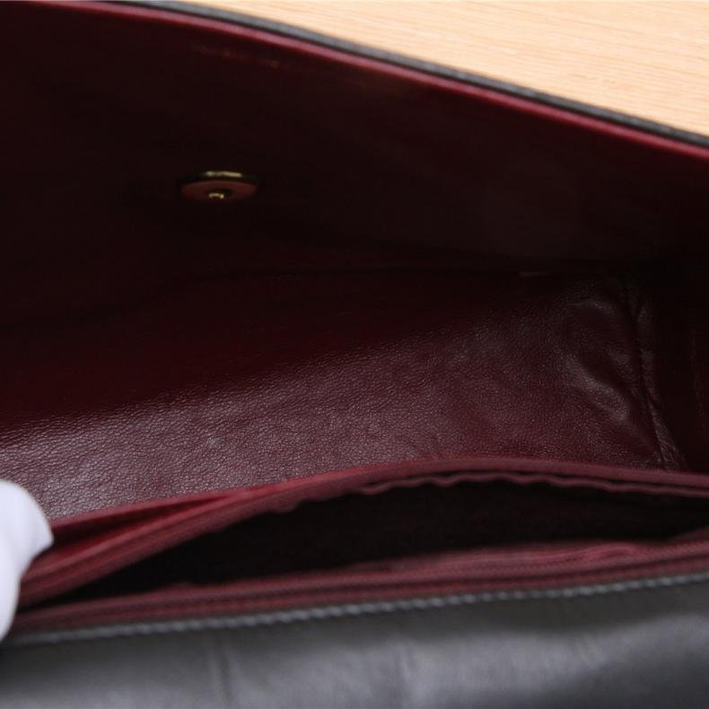 中古黑金羊大金扣斜背包黑色2開-3