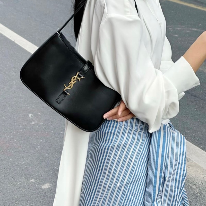 YSL hobo bag-4