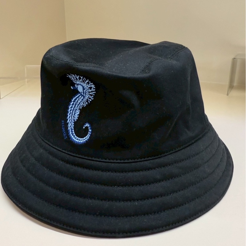 HERMES 黑底海馬刺繡漁夫帽 59-2