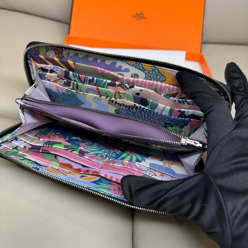 Hermes silk in 黑色絲巾長夾/自由之城&狗來富系列/全新閒置美品-3