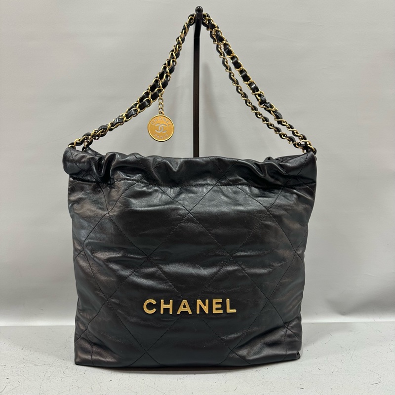 chanel AS3260 黑羊皮金釦肩背包 22 bag 小號-1