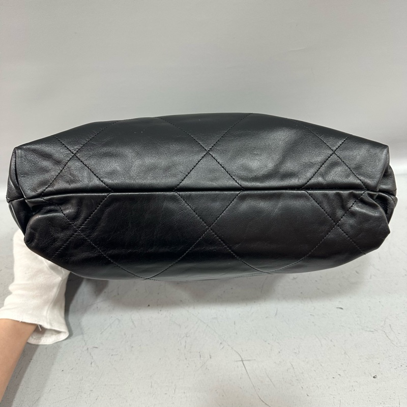 chanel AS3260 黑羊皮金釦肩背包 22 bag 小號-5