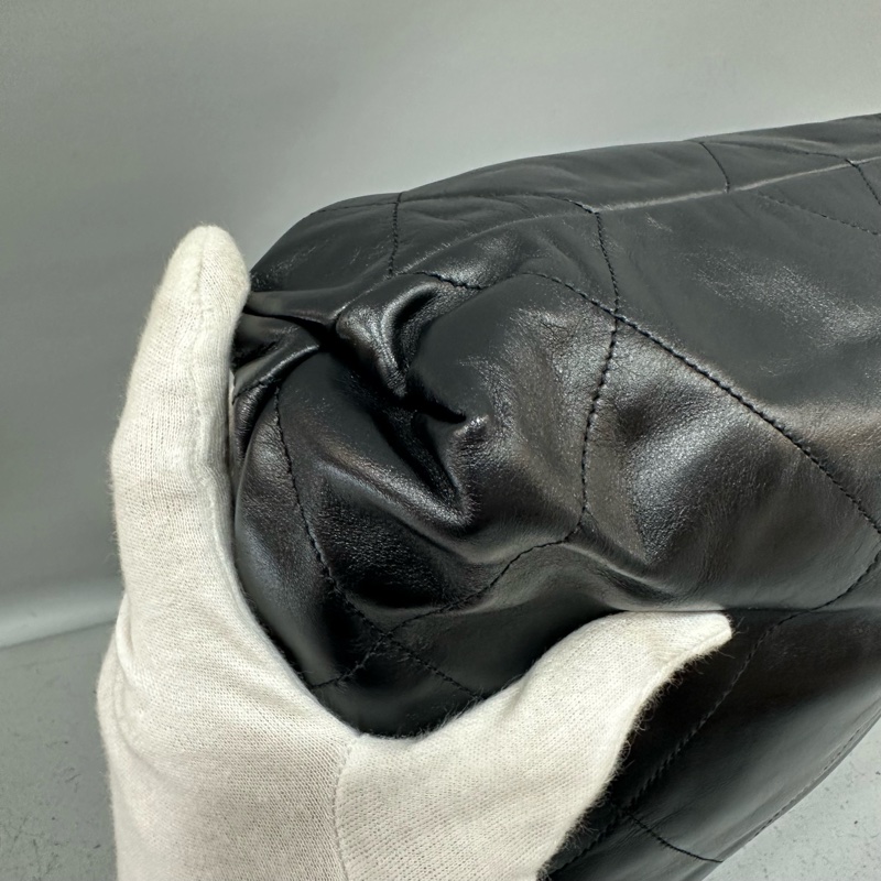 chanel AS3260 黑羊皮金釦肩背包 22 bag 小號-6