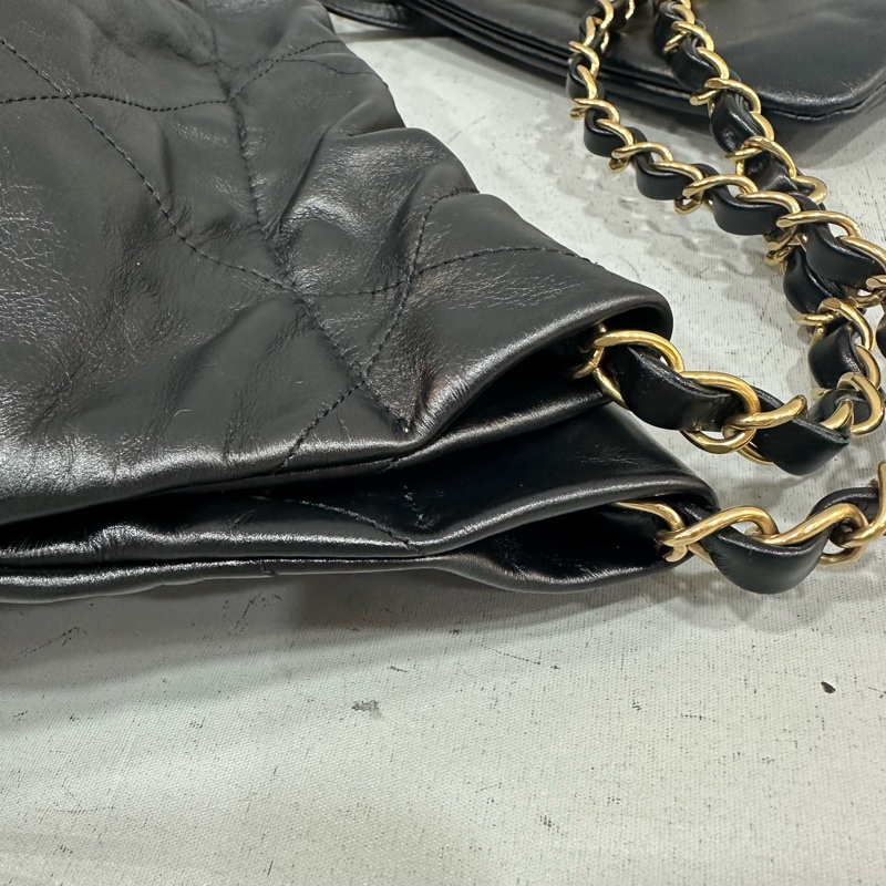 chanel AS3260 黑羊皮金釦肩背包 22 bag 小號-10