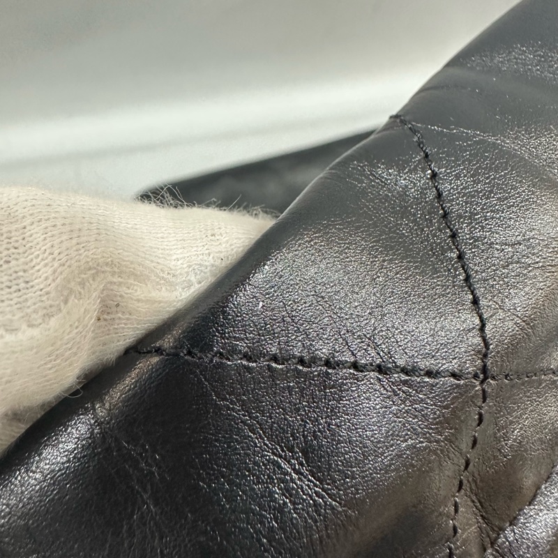 chanel AS3260 黑羊皮金釦肩背包 22 bag 小號-22