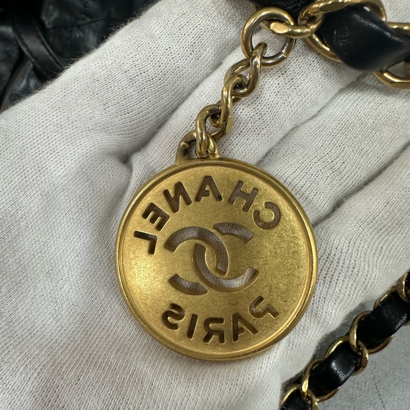 chanel AS3260 黑羊皮金釦肩背包 22 bag 小號-37