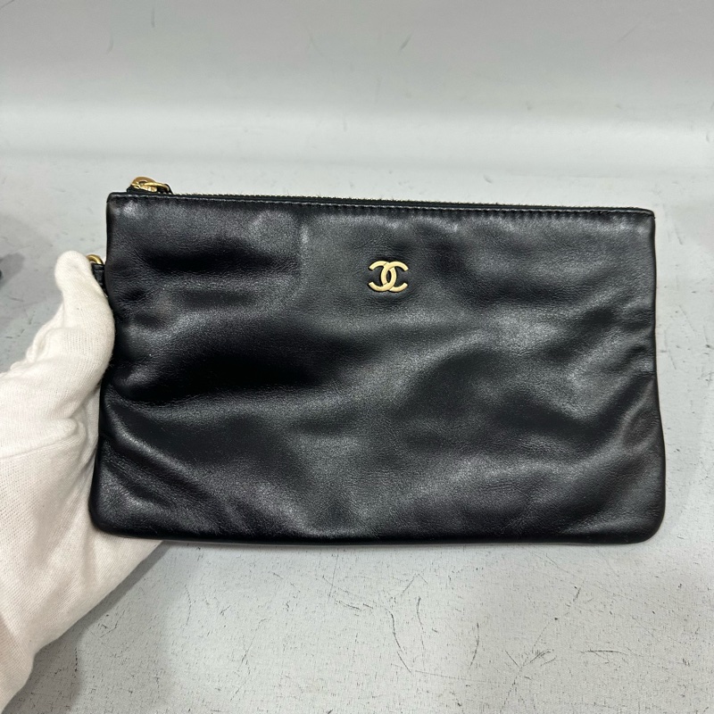 chanel AS3260 黑羊皮金釦肩背包 22 bag 小號-40