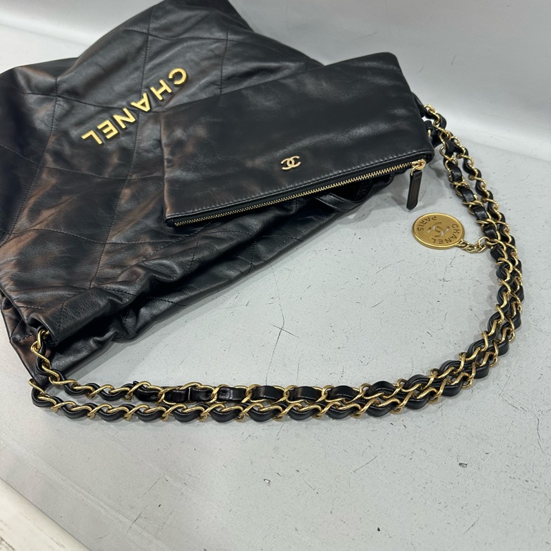 chanel AS3260 黑羊皮金釦肩背包 22 bag 小號-56