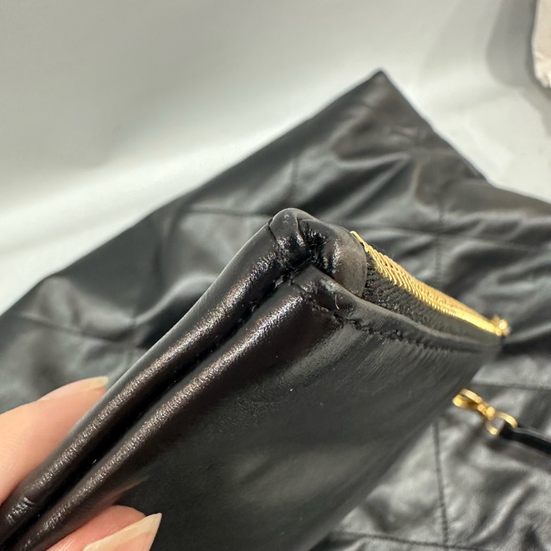 chanel AS3260 黑羊皮金釦肩背包 22 bag 小號-58