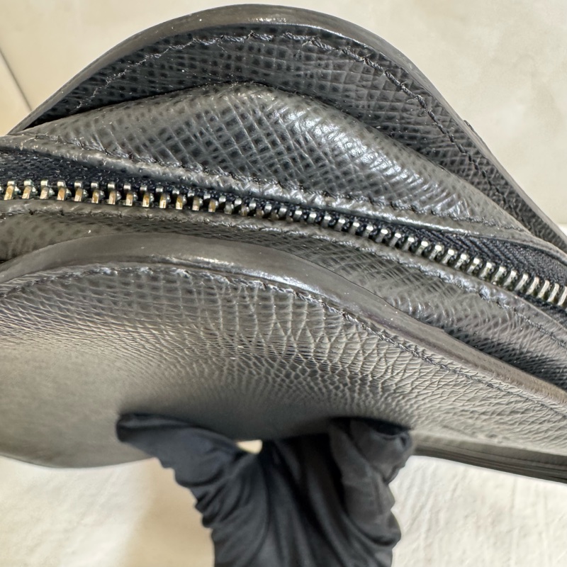 LV 鐵灰色 皮革 手拿包-20