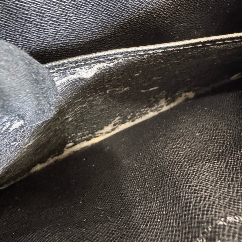 LV 鐵灰色 皮革 手拿包-21