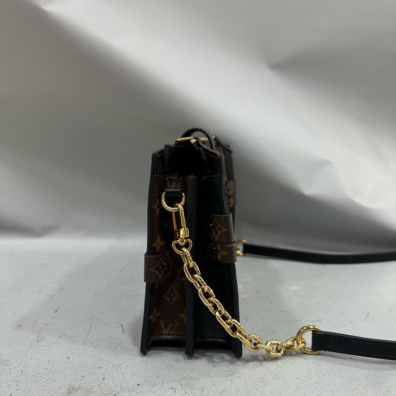 LV M43596 老花雙拼色金釦斜背包 trunk Clutch-3