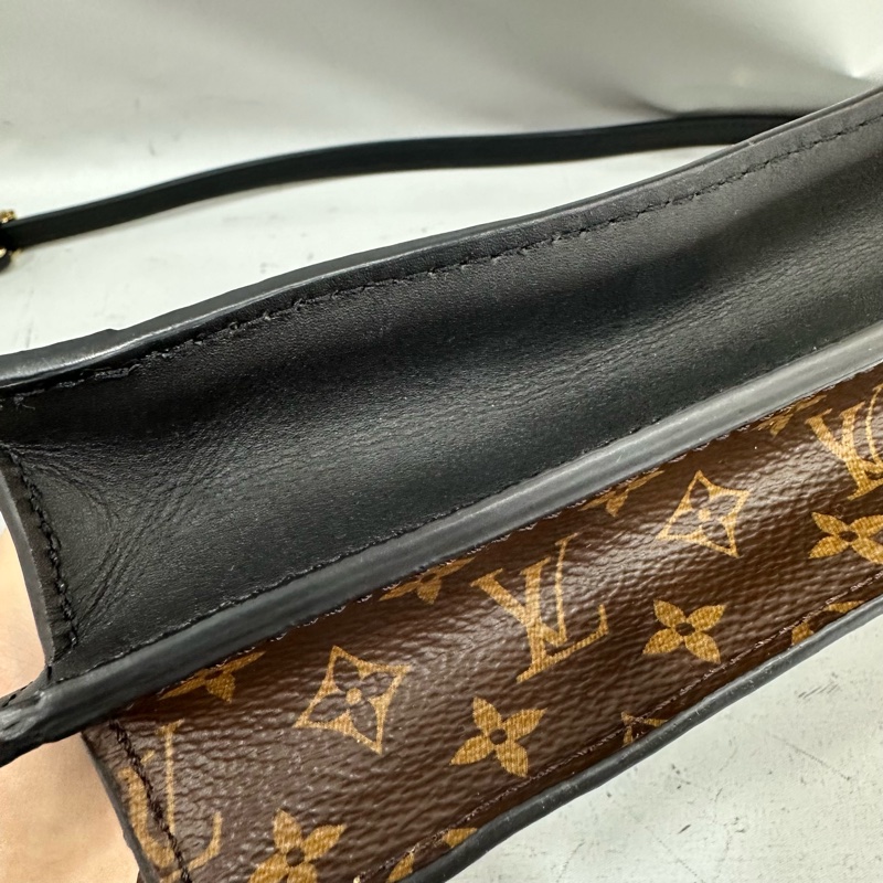 LV M43596 老花雙拼色金釦斜背包 trunk Clutch-5