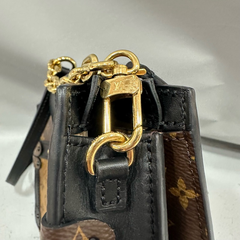 LV M43596 老花雙拼色金釦斜背包 trunk Clutch-15