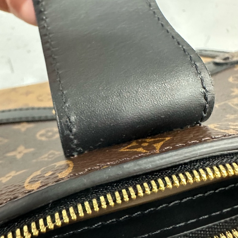 LV M43596 老花雙拼色金釦斜背包 trunk Clutch-35