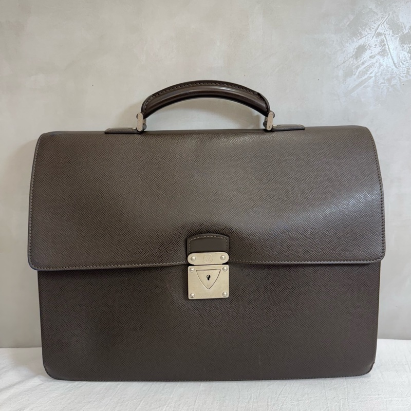 LV 咖啡色 EPI Robusto 1商務包-3