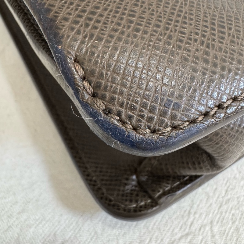 LV 咖啡色 EPI Robusto 1商務包-10