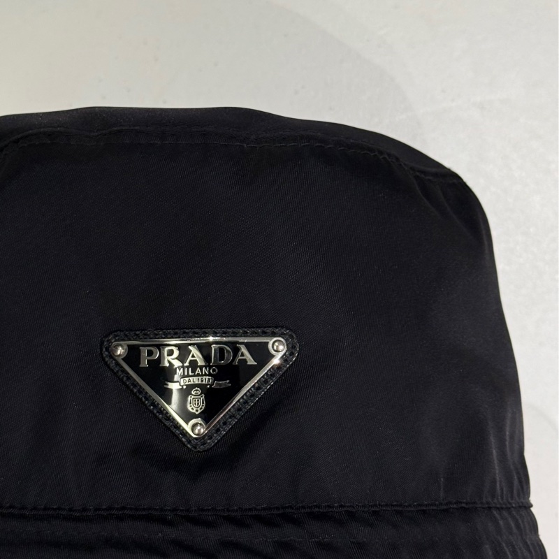 Prada 漁夫帽 S號 9.9新 降價為10500(11/10) 更新照片-8