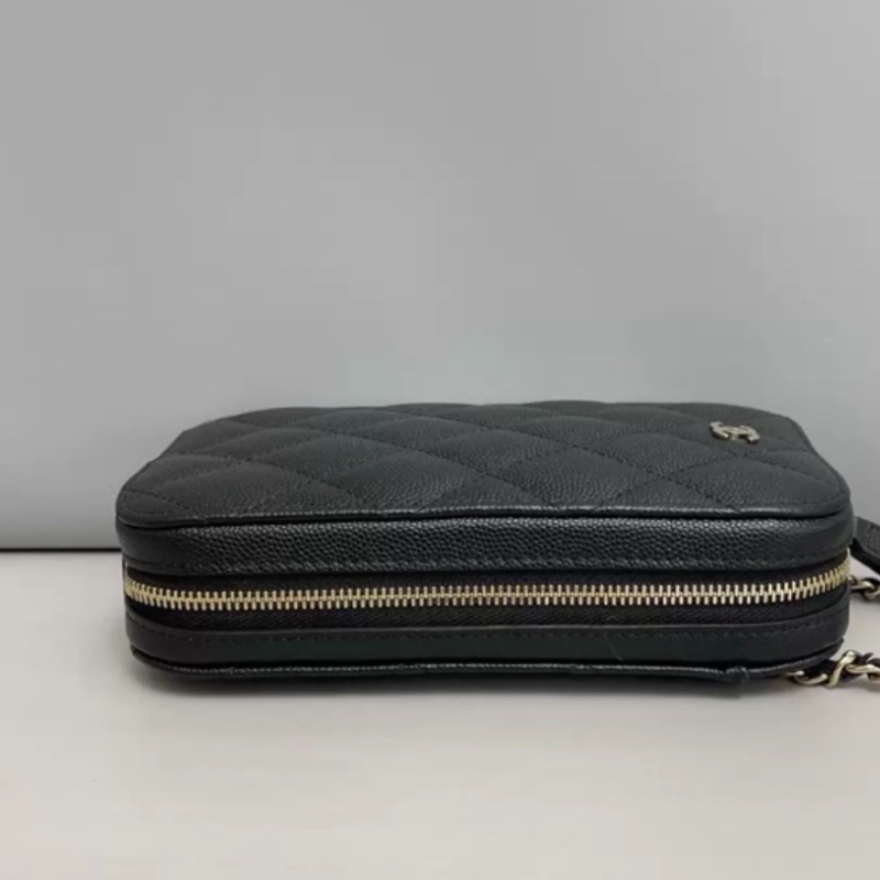 Chanel香奈兒 黑金牛皮荔枝紋鏈條手機包-2