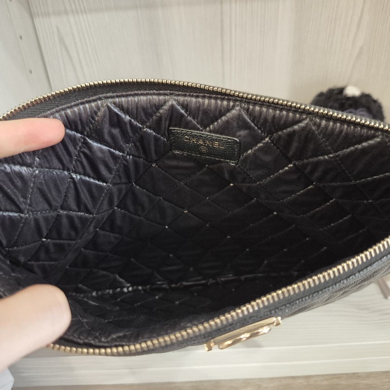 全配🈶購證♥️ Chanel leboy菱格紋手包-8
