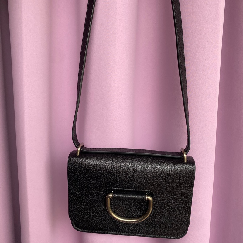 Burberry  D型芤翻蓋斜背包-0