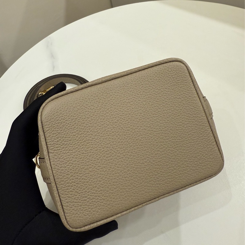 (近全新品況極美)Louis Vuitton LV 路易威登 M46291 NANO NOÉ皮革壓紋迷你水桶包 大象灰-3