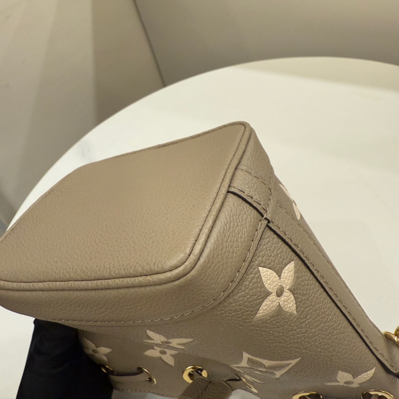 (近全新品況極美)Louis Vuitton LV 路易威登 M46291 NANO NOÉ皮革壓紋迷你水桶包 大象灰-6